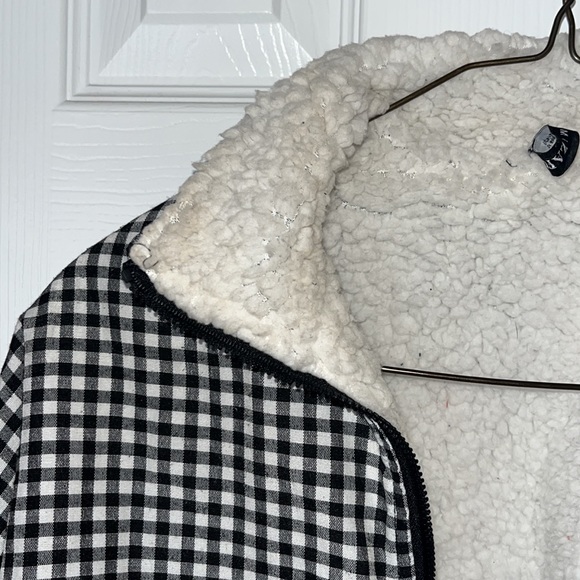Cropped Sherpa Gingham Jacket - Picture 2 of 3